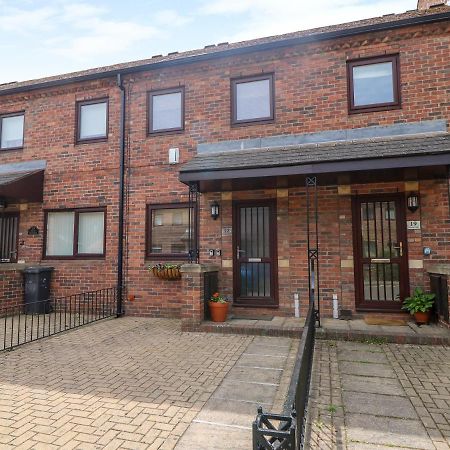 17 Fewster Way Villa Йорк Екстериор снимка