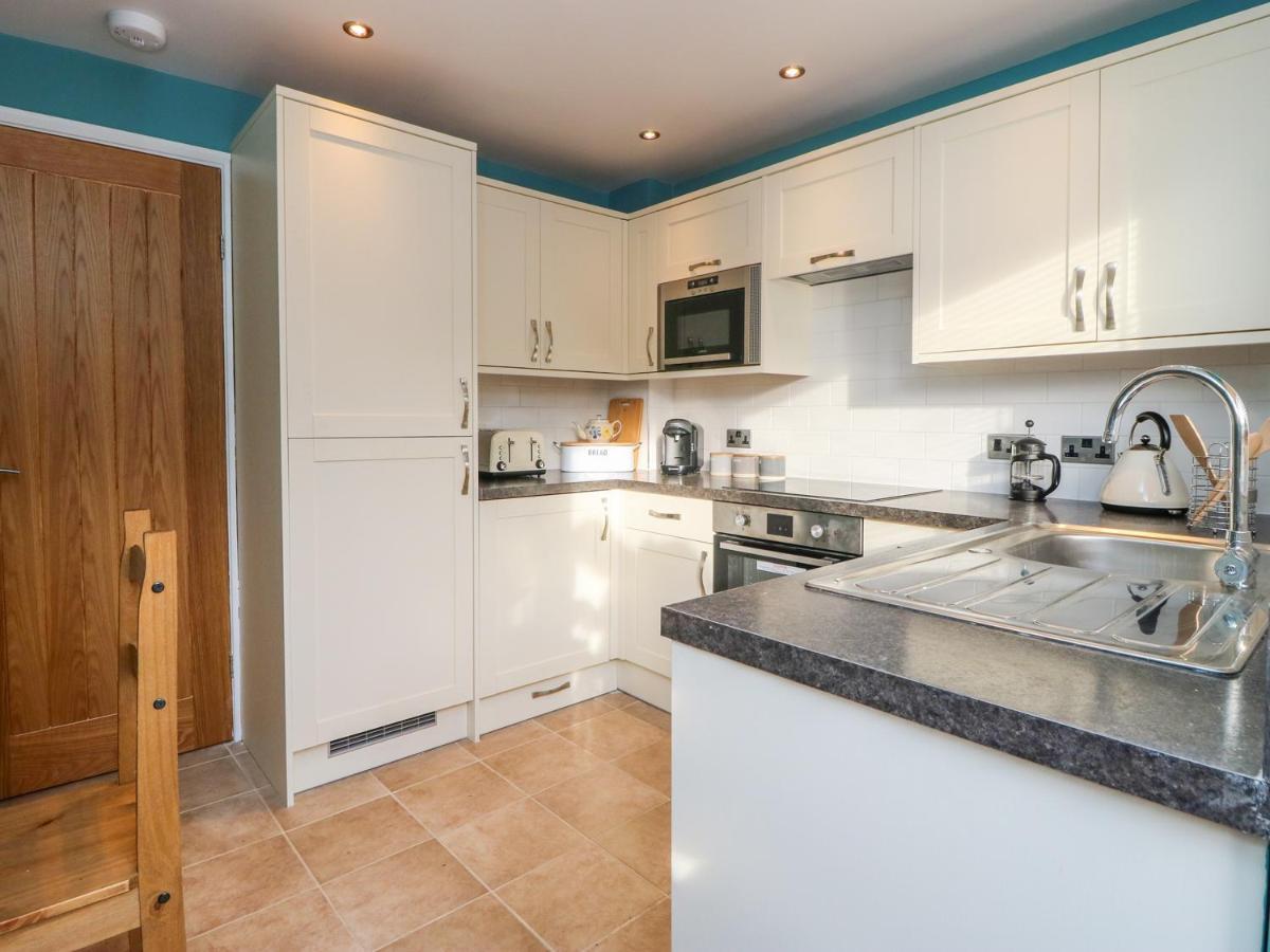 17 Fewster Way Villa Йорк Екстериор снимка